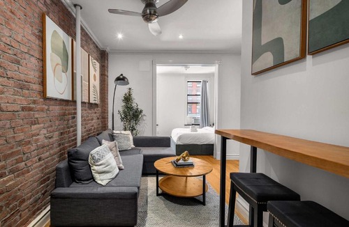 Ukrainian Village Apartment | Stylish 2-Bedroom Stay in East Village