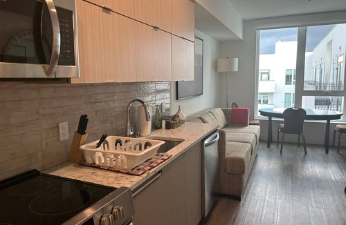 Koreatown Apartment | Stylish 2BR Boutique Apartment Prime Location with AC, Gym & WiFi