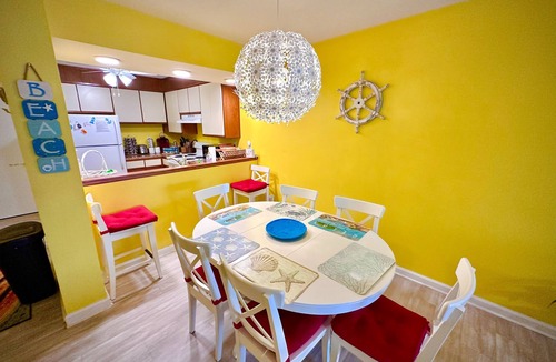 Rehoboth Beach Apartment | Stylish 2BR Condo Near Beach/Large Pool & Patio/Pet Friendly