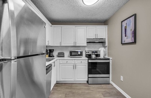 North Miami Apartment | Stylish 2BR in North Miami Close to Aventura Mall