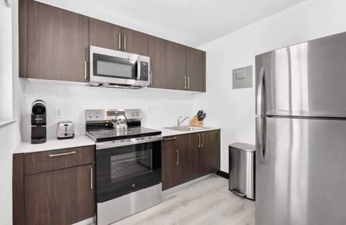 Poinciana Park Apartment | Stylish 2BR Near Beach, Airport & Las Olas