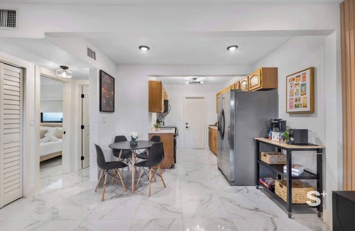 Buena Vista Apartment | Stylish 2BR + Parking in Design District