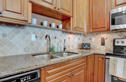 Sunny Isles Beach Condo | Stylish 2BR Retreat w/Pool & Tennis Court Access