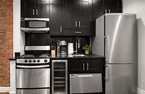 Tudor City Apartment | Stylish 3-Bedroom Midtown East Stay