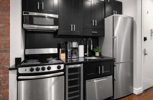 Tudor City Apartment | Stylish 3-Bedroom Midtown East Stay