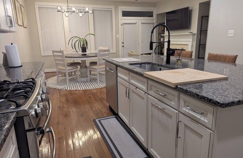 Rockville House | Stylish 3BR/3BA Townhome in Crown Gaithersburg, Walk to Rio, Pool, & Restaurants