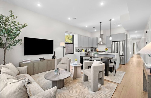Greenville Apartment | Stylish 3BR Apt w/Washer & Dryer
