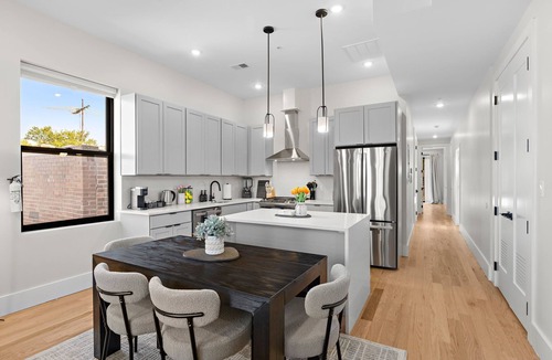 Greenville Apartment | Stylish 3BR Apt w/Washer & Dryer