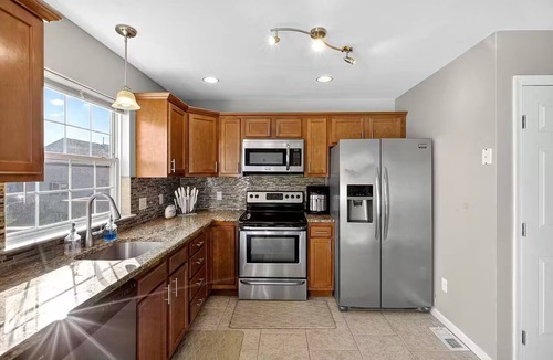 Newark House | Stylish 4-bed home, Near UD & Christiana Hospital