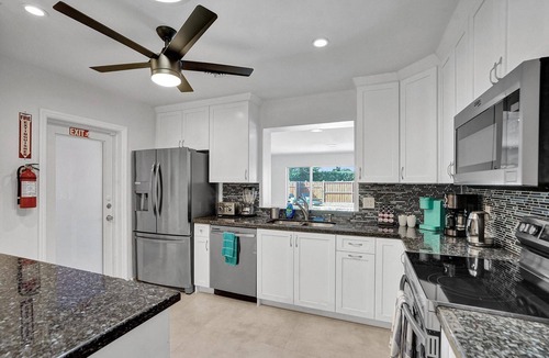 South Lake House | Stylish 4 Bedroom 2 Bath Pool Home Mins to Beach