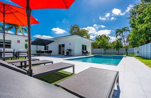 North Miami Villa | Stylish 4 Bedroom Home with Pool, 12 Minutes to the beach