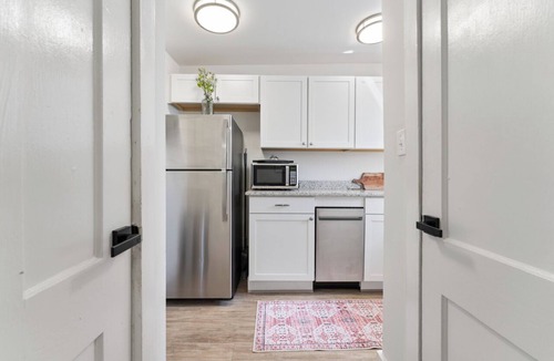 Old Town Fredericksburg Apartment | Stylish Apartment, Easy Walk to Train Station