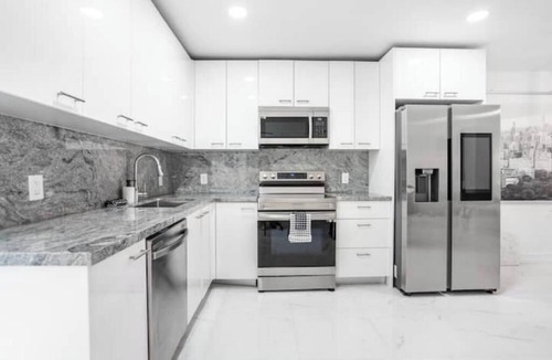 Overtown House | Stylish artistic house, close to Wynwood, Downtown