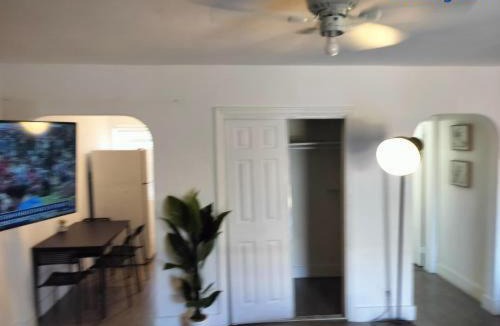 Parkside Apartment | Stylish & Comfortable Studio at 1823 Dewey St E