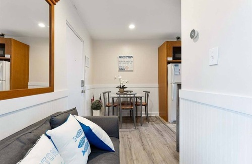 Wildwood Crest Condo | Stylish Condo w/Pool, Steps to Wildwood Crest!