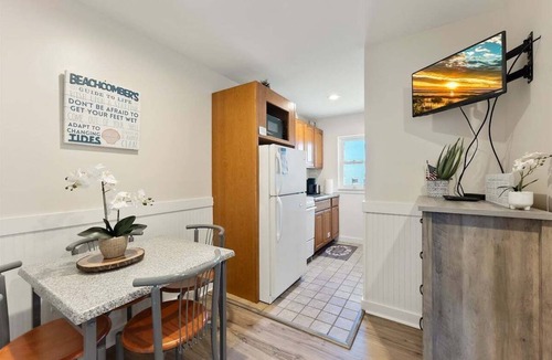 Wildwood Crest Condo | Stylish Condo w/Pool, Steps to Wildwood Crest!
