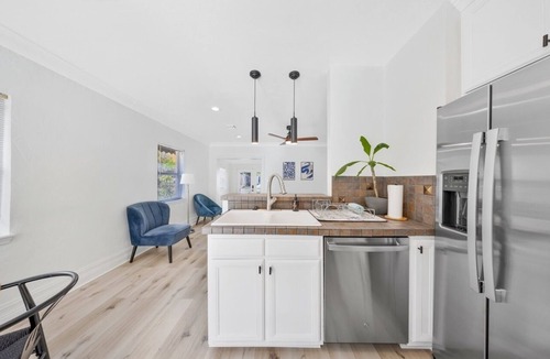 Poinsettia Heights House | Stylish Fort Lauderdale Home - Pool, Comfort & Location