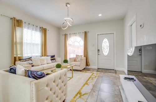 Central Fort Lauderdale House | Stylish Fort Lauderdale Home: 5 Mi to Beach!