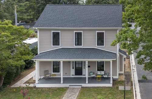 Lexington Apartment | Stylish Haven in downtown Lex, Walk to W&L, VMI