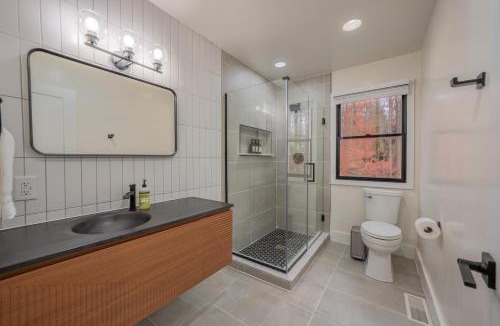 Charlottesville House | Stylish Home Minutes to UVA, Hospitals, & Downtown