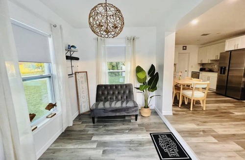 North Andrews Gardens House | Stylish House w/Hot Tub, Close to Beach & Stadium