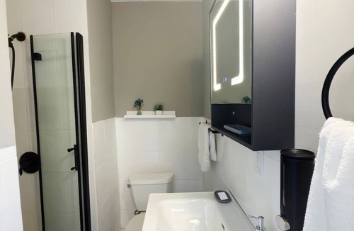 North Beach Apartment | Stylish Newly Renovated Boutique 203–Walk to Beach