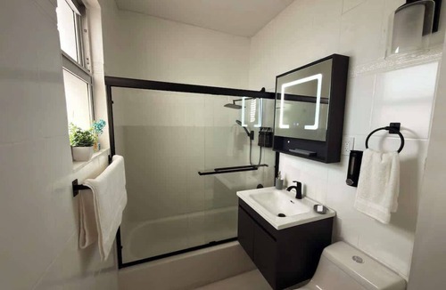 North Beach Apartment | Stylish Newly Renovated Boutique 202–Walk to Beach