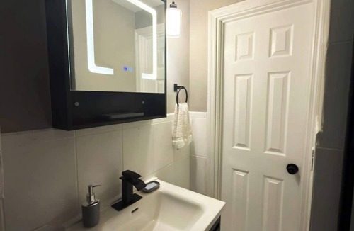 North Beach Apartment | Stylish Newly Renovated Boutique 105–Walk to Beach