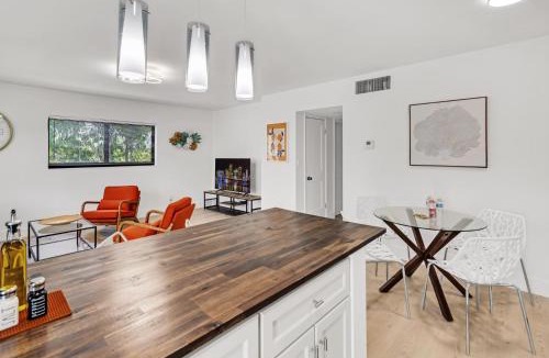 Croissant Park Apartment | Stylish Retreat with Free Parking Great Location
