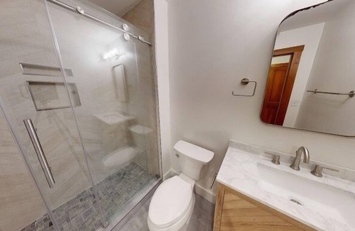 Edray Hotel | Stylish room at Allegheny Springs - sleeps 4! by RedAwning