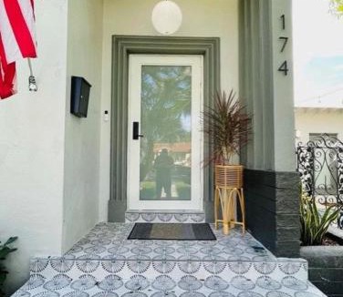 Miami Shores House | Stylish Room close to everything in Miami