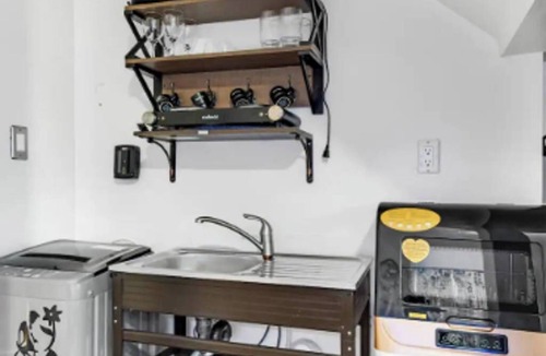 SilverLakes House | Stylish Suite in Pembroke Pines Comfort, Lake View
