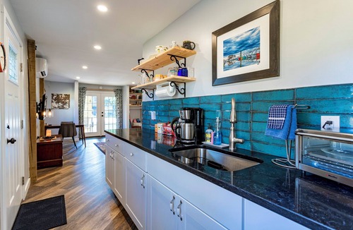 Colington Apartment | Stylish Suite for 2 - Heart of the Outer Banks - Private Gym and Hot Tub.