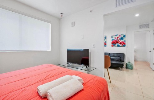 Coral Way Apartment | Sugar & Salsa LITTLE HABANA
