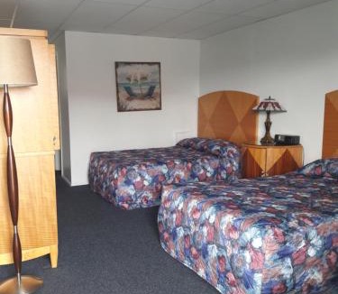 North Wildwood Hotel | Suitcase Motel & Travel