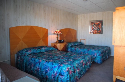 North Wildwood Hotel | Suitcase Motel & Travel