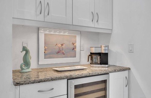 Barrier Island Condo | Suite by Beach | Waterfront | Lago Key One