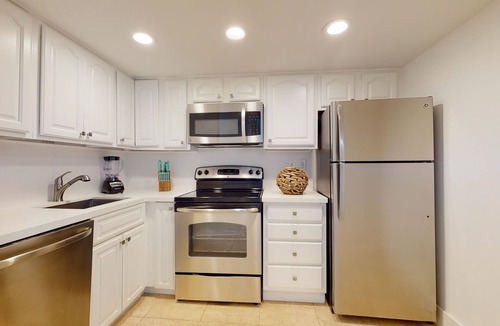 Barrier Island Condo | Suite by Beach | Waterfront | Lago Key Two
