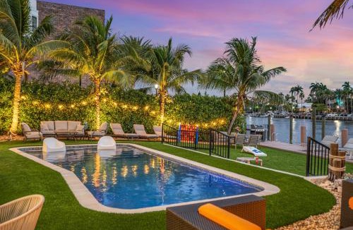Barrier Island Apartment | Suite by Beach Waterfront Lago Key One