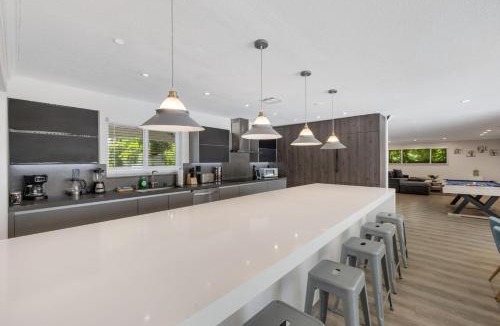 Golden Glades Villa | Sultan Villa - Tennis CT - Jacuzzi - Pool - BBQ