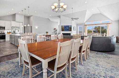 Corolla Light House | Summer Breeze | 970 ft from the Beach | Private Pool, Hot Tub | Corolla