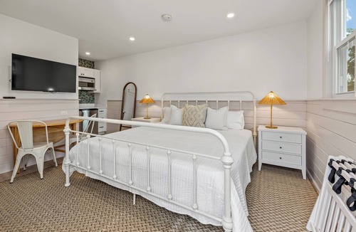 South Chatham Apartment | Summer Rental: Charming 1-Bedroom Unit in Chatham, MA Unit C