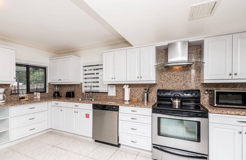 Hollywood Hills House | SUMMER SPECIAL OFFER, WEEK AND MONTH DISCOUNTS