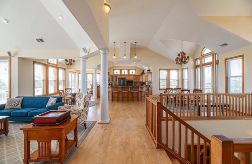 Whalehead Beach House | Summer Winds - Corolla, Whalehead, 300 Yds to Beach, Elevator, Pool, Hot Tub, Pets OK