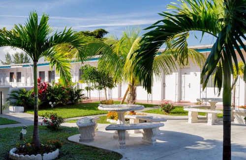 North Miami Hotel | Sun and Surf Inn