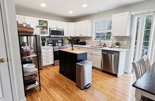 Blue Water House | Sun Daze - Lake access w/hot tub in gated community