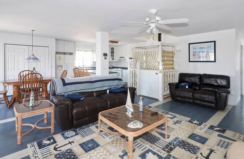 Captain's Cove House | Sun Rayes | Canal Dock, Elevator, Game Room + Pet Friendly Captain's Cove Retreat