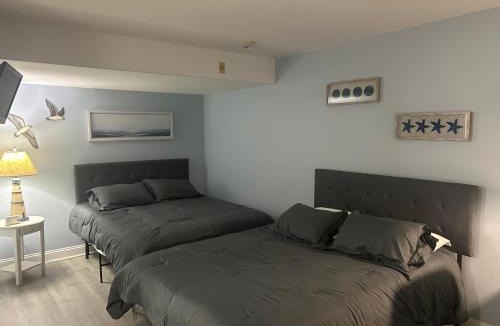 North End Apartment | Sunbeach Condo 900 Wesley Avenue Unit 109