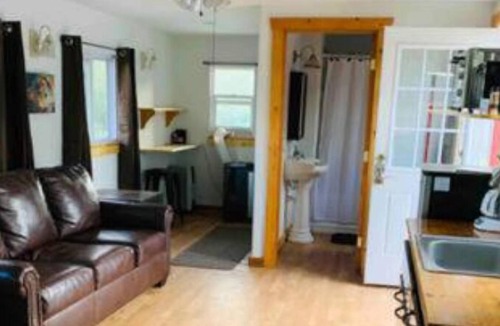 Kalispell Cottage | Sunflower Cottage - 40 mins to Glacier Park