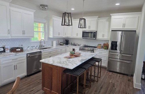Spring Grove House | SUNKEN MEADOW BEACH ~ Private Beach, Sleeps 12